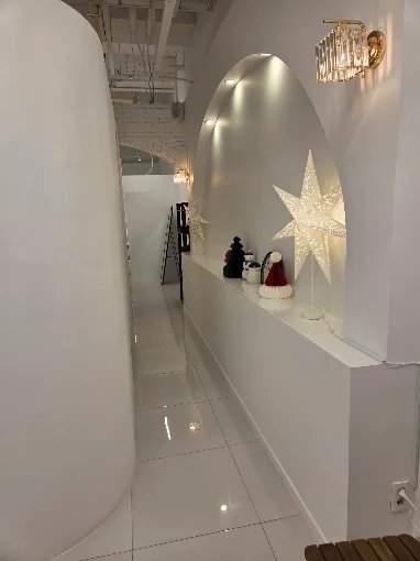 Bright reception corridor inside Gwangalli Therapy